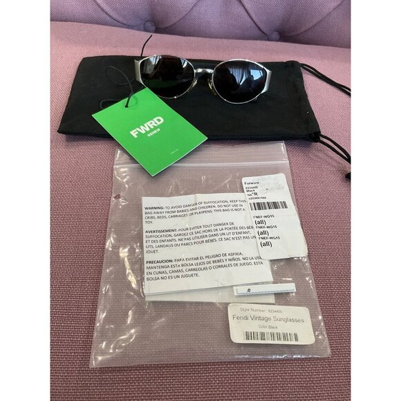 FWRD Renew Fendi 90s Vintage Sunglasses in Black SL 7133 Womens - Picture 10 of 10